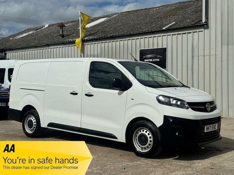 Used Vauxhall Vivaro S 100 HP (73 kW) 2021 White MPV