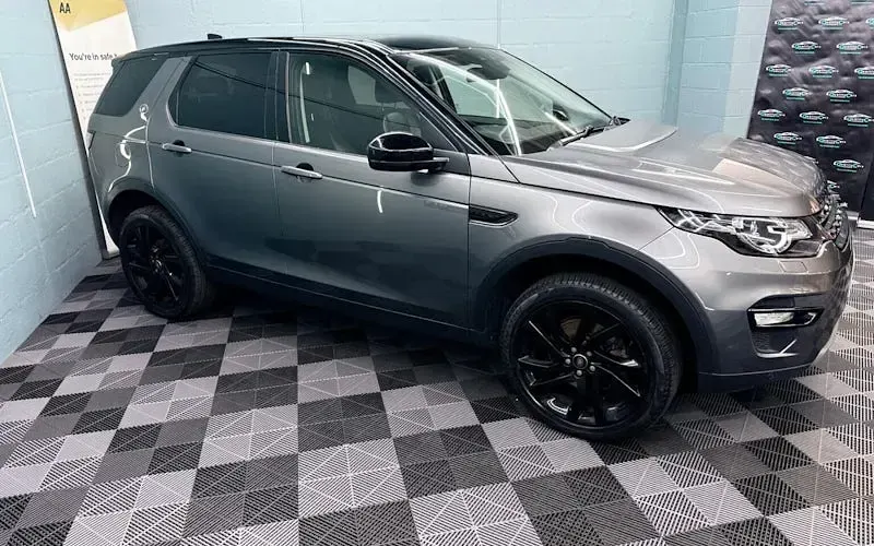 Used Land Rover Discovery 5 HSE 179 HP (131 kW) 2018 Grey SUV