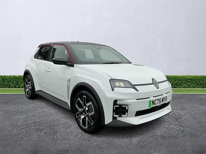 New Renault R5 Urban 89 kW (122 HP) 2026 Arc wht blk+rd Hatchback