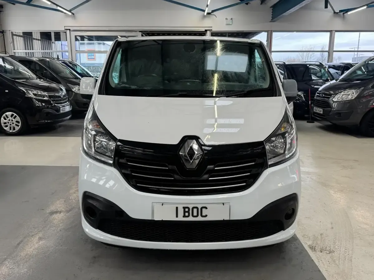 Used Renault Trafic 2015 White MPV