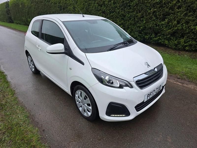 Used Peugeot 108 Active 68 HP (50 kW) 2017 White Hatchback