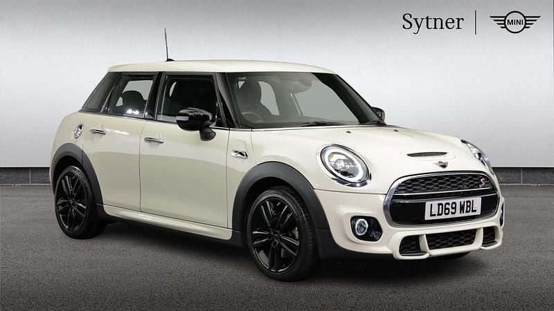 Used Mini Cooper S Sport 189 HP (139 kW) 2019 White Hatchback