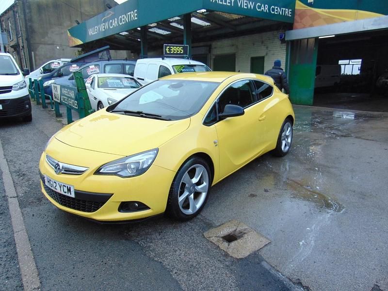 Used Vauxhall Astra GTC SRi 2012 Yellow Hatchback