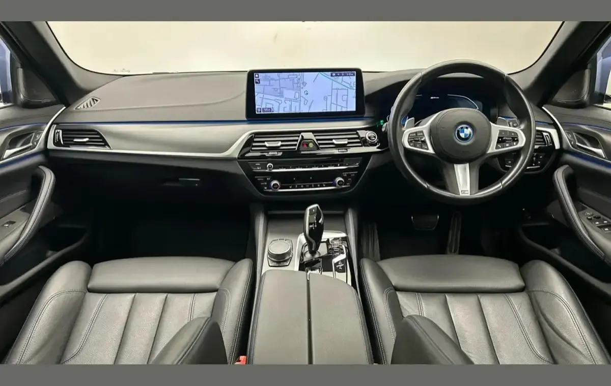 Used BMW 530e M Sport 288 HP (211 kW) 2023 White Estate