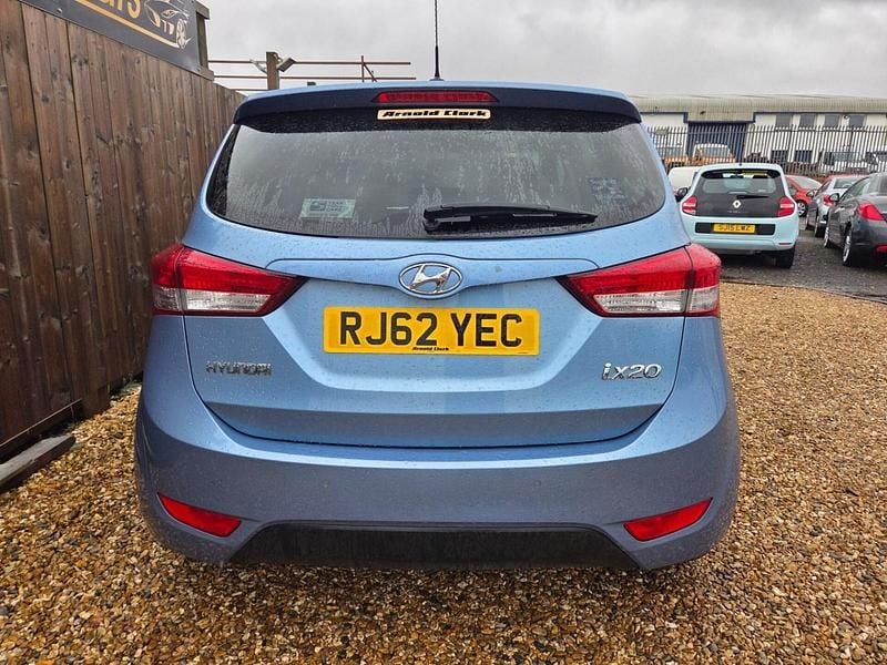 Used Hyundai ix20 Style 90 HP (66 kW) 2012 Blue Hatchback