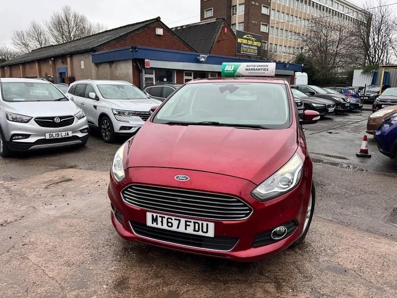 Used Ford S-MAX Titanium 160 HP (117 kW) 2017 Red MPV