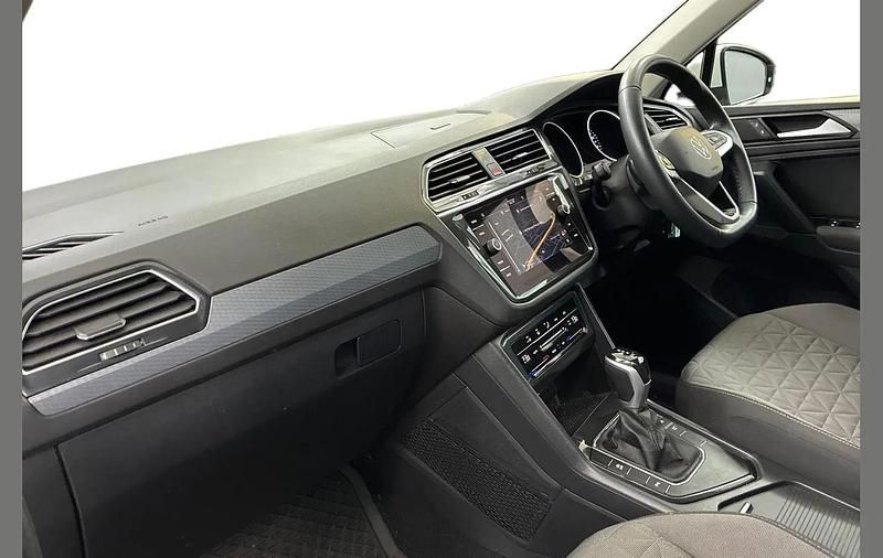 Used VW Tiguan Life 150 HP (110 kW) 2023 White SUV