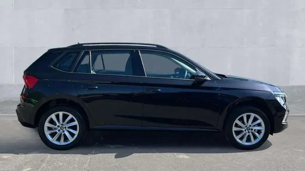 Used Skoda Kamiq SE 95 HP (69 kW) 2025 Black magic pearl effect SUV