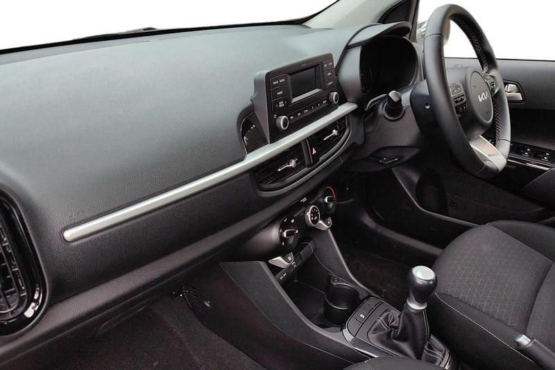 Used Kia Picanto 66 HP (48 kW) 2023 Yellow Hatchback