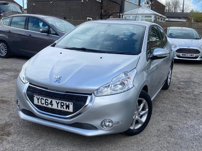 Used Peugeot 208 Active 68 HP (50 kW) 2014 Silver Hatchback