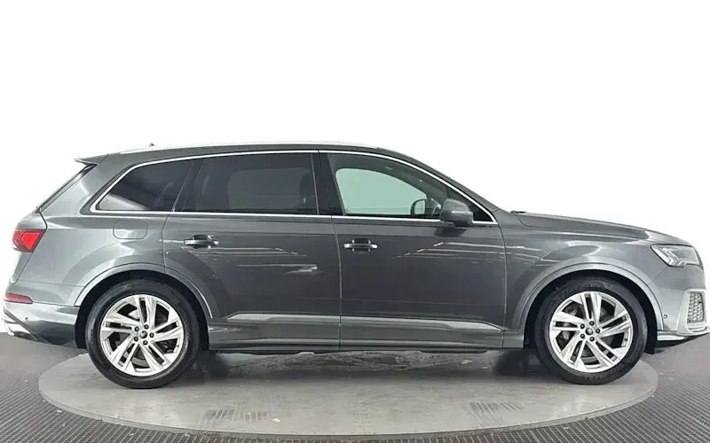 Used Audi Q7 S-Line 286 HP (210 kW) 2023 Grey SUV