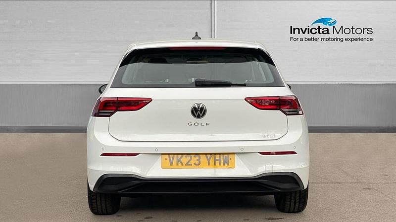 Used VW Golf VIII Life 150 HP (110 kW) 2023 White Hatchback