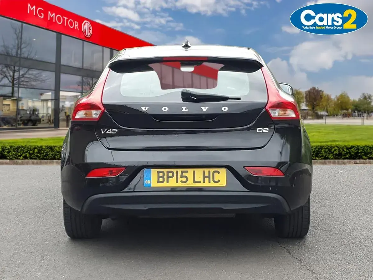 Used Volvo V40 SE Lux 120 HP (88 kW) 2015 Black Hatchback