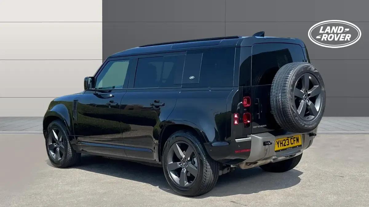 Used Land Rover Defender HSE Dynamic 249 HP (183 kW) 2023 Black SUV