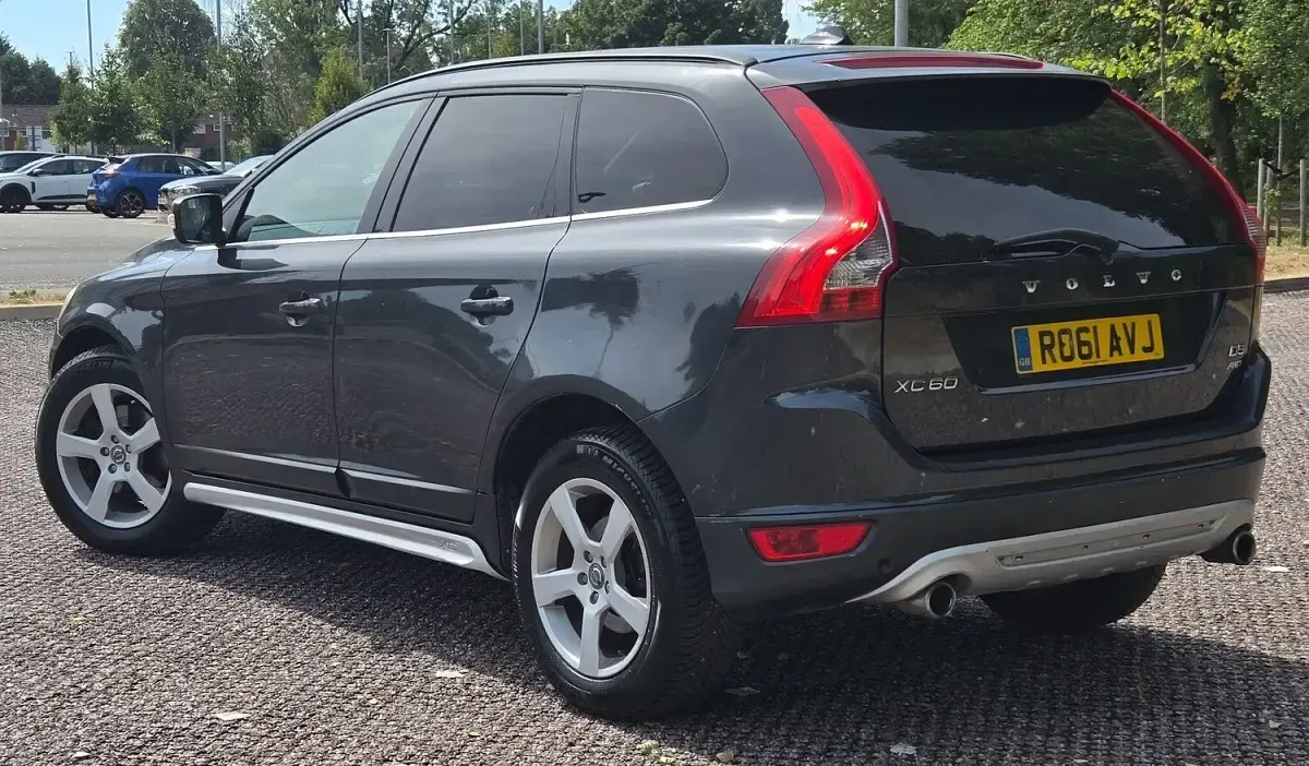 Used Volvo XC60 R-Design 205 HP (150 kW) 2011 Grey SUV