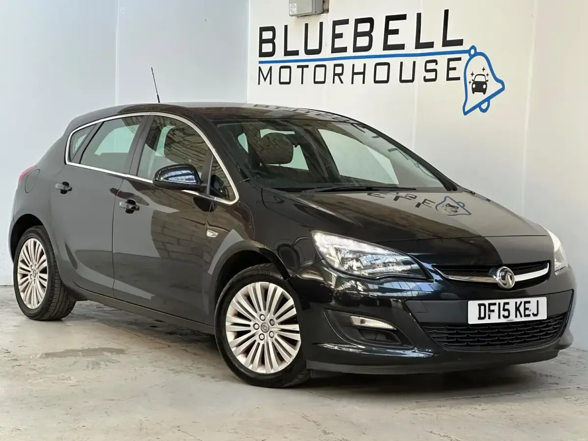 Second-hand Vauxhall Astra Excite 2015 Negru Hatchback