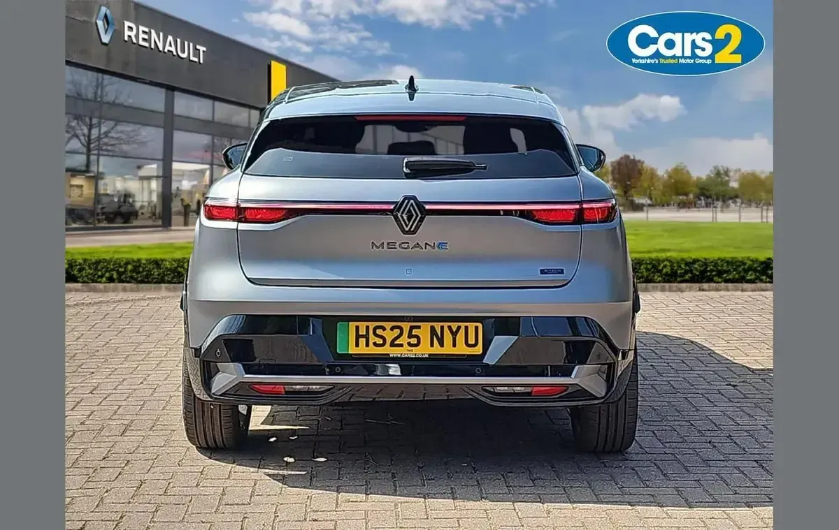 Used Renault Megane E-Tech Iconic Esprit Alpine 160 kW (218 HP) 2025 Grey/black  Hatchback