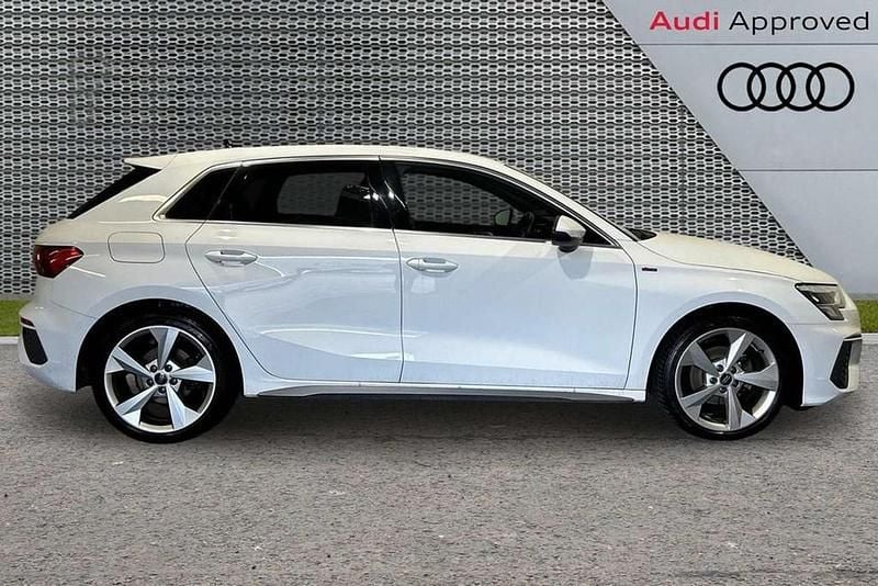 Used Audi A3 S-Line 147 HP (108 kW) 2023 White Sedan