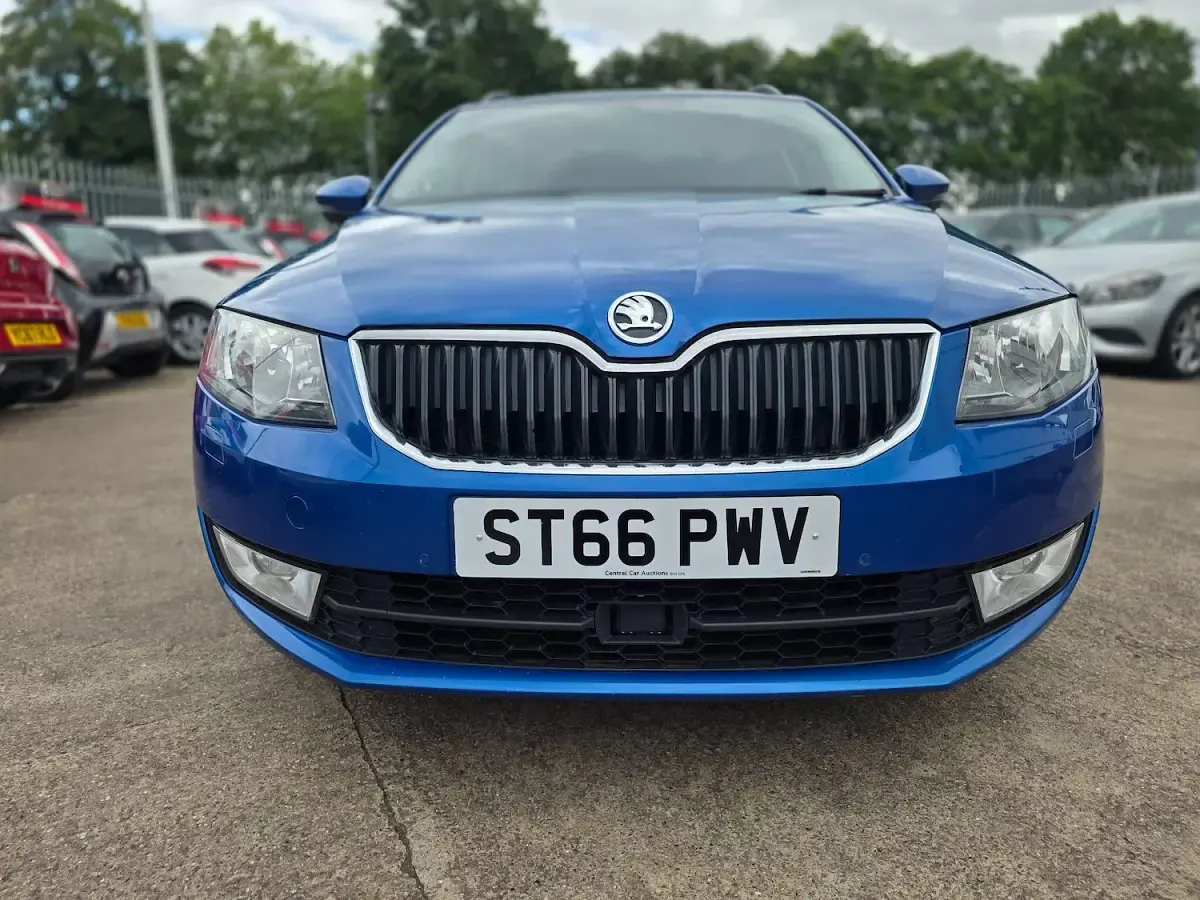 Used Skoda Octavia SE L 150 HP (110 kW) 2016 Blue Estate