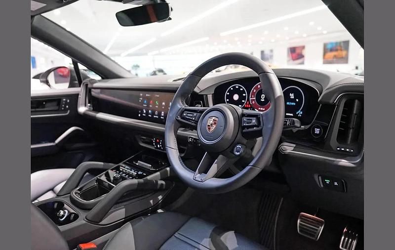 New Porsche Cayenne S 468 HP (344 kW) 2025 Grey SUV