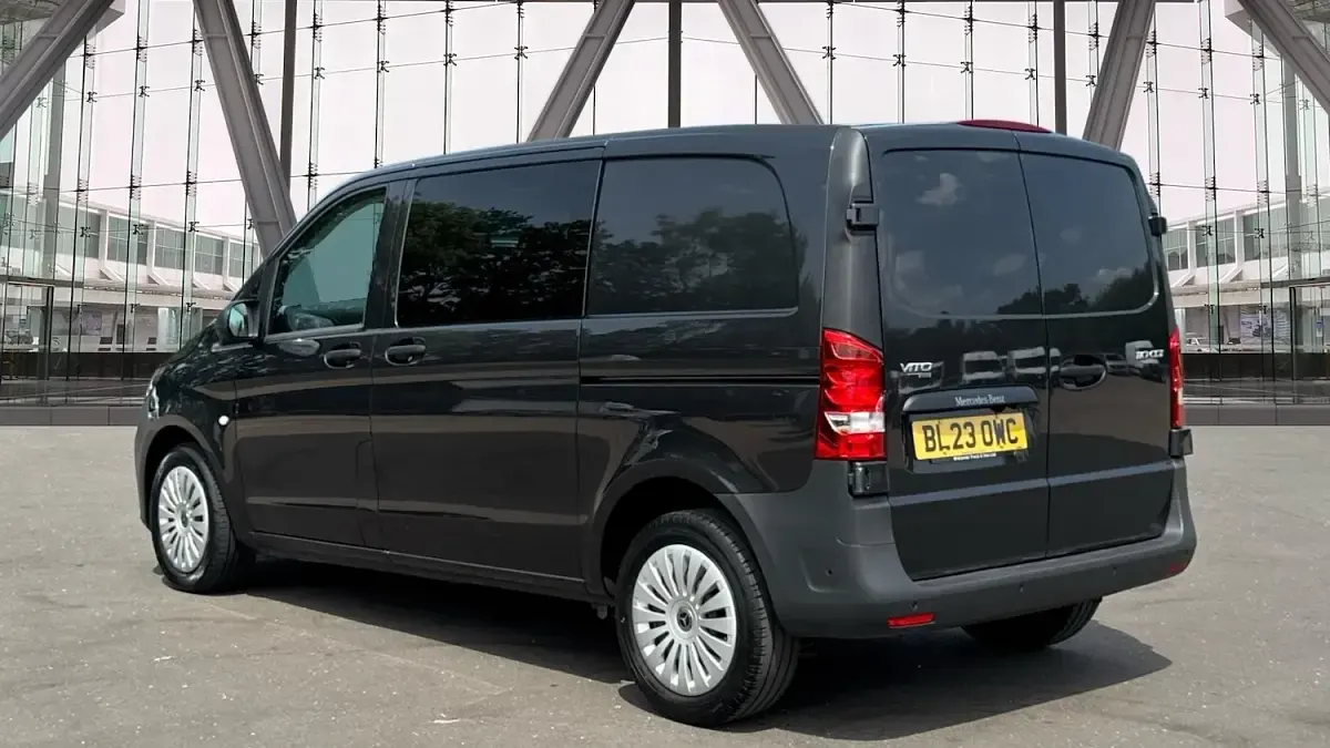 Used Mercedes Vito Progressive 102 HP (75 kW) 2023 Grey Van