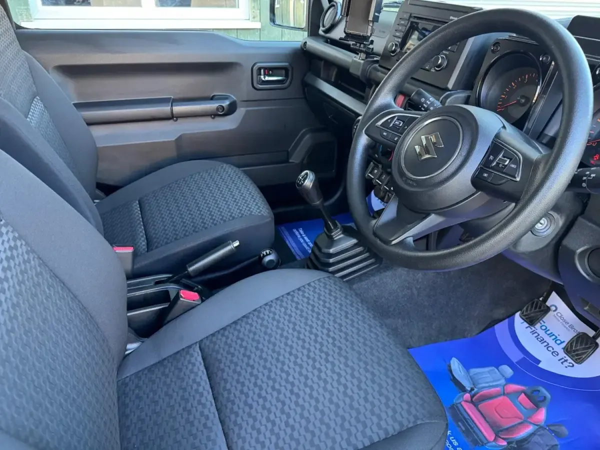 Używany Suzuki Jimny 2023 Czarny SUV