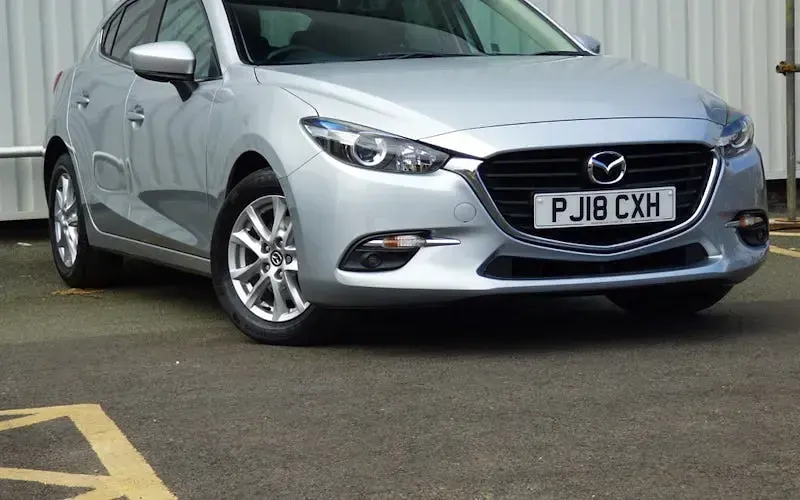 Usado Mazda 3 105 HP (77 kW) 2018 Citadino