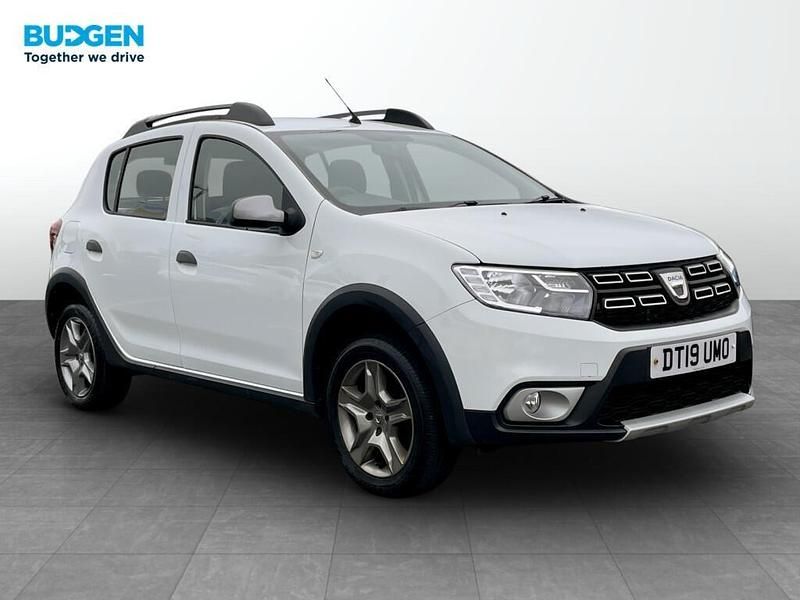 White Used 2019 Dacia Sandero Essentiel Hatchback | £4,900 (Good price) - Image 1/4