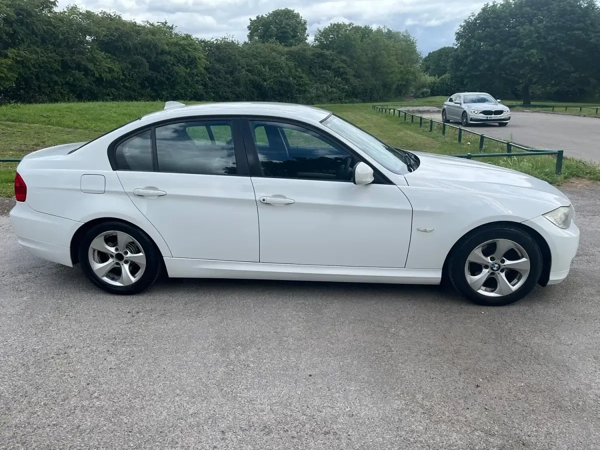 Used BMW 320 Efficient Dynamics 2011 White Sedan