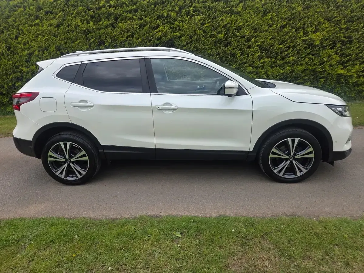 Used Nissan Qashqai N-Connecta 140 HP (102 kW) 2019 White SUV