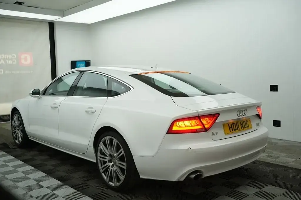 Used Audi A7 Sportback 2011 White Hatchback