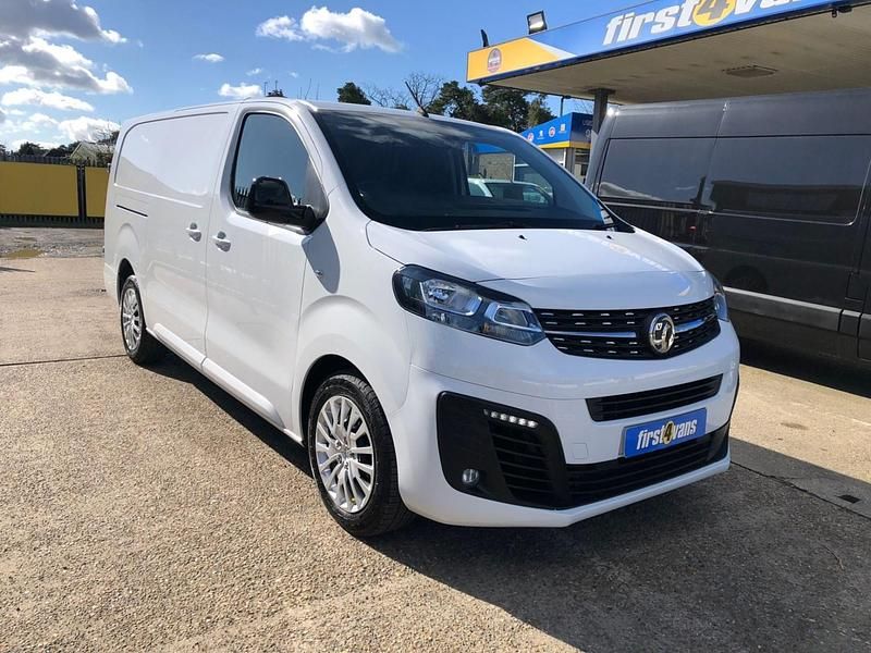 Used Vauxhall Vivaro 100 HP (73 kW) 2023 White MPV