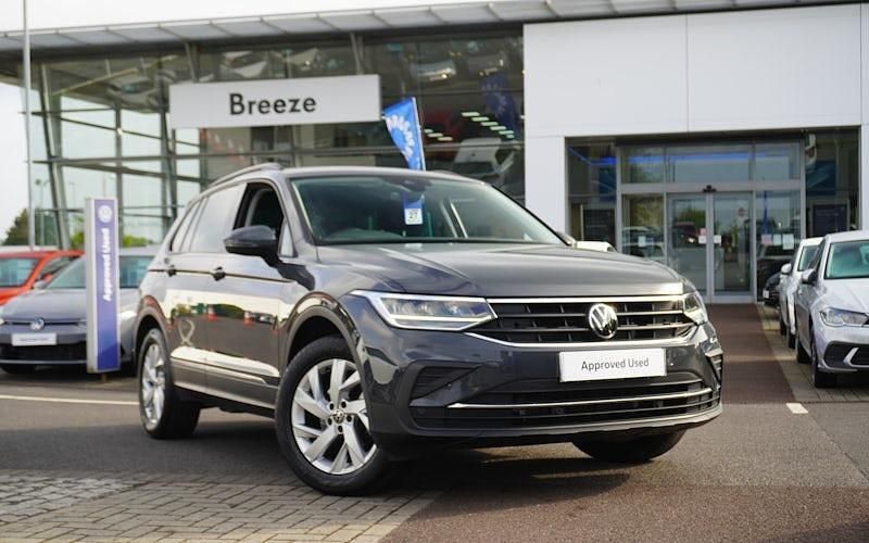 Used 2024 VW Tiguan Life SUV | £22,490 (Super price) - Image 1/4