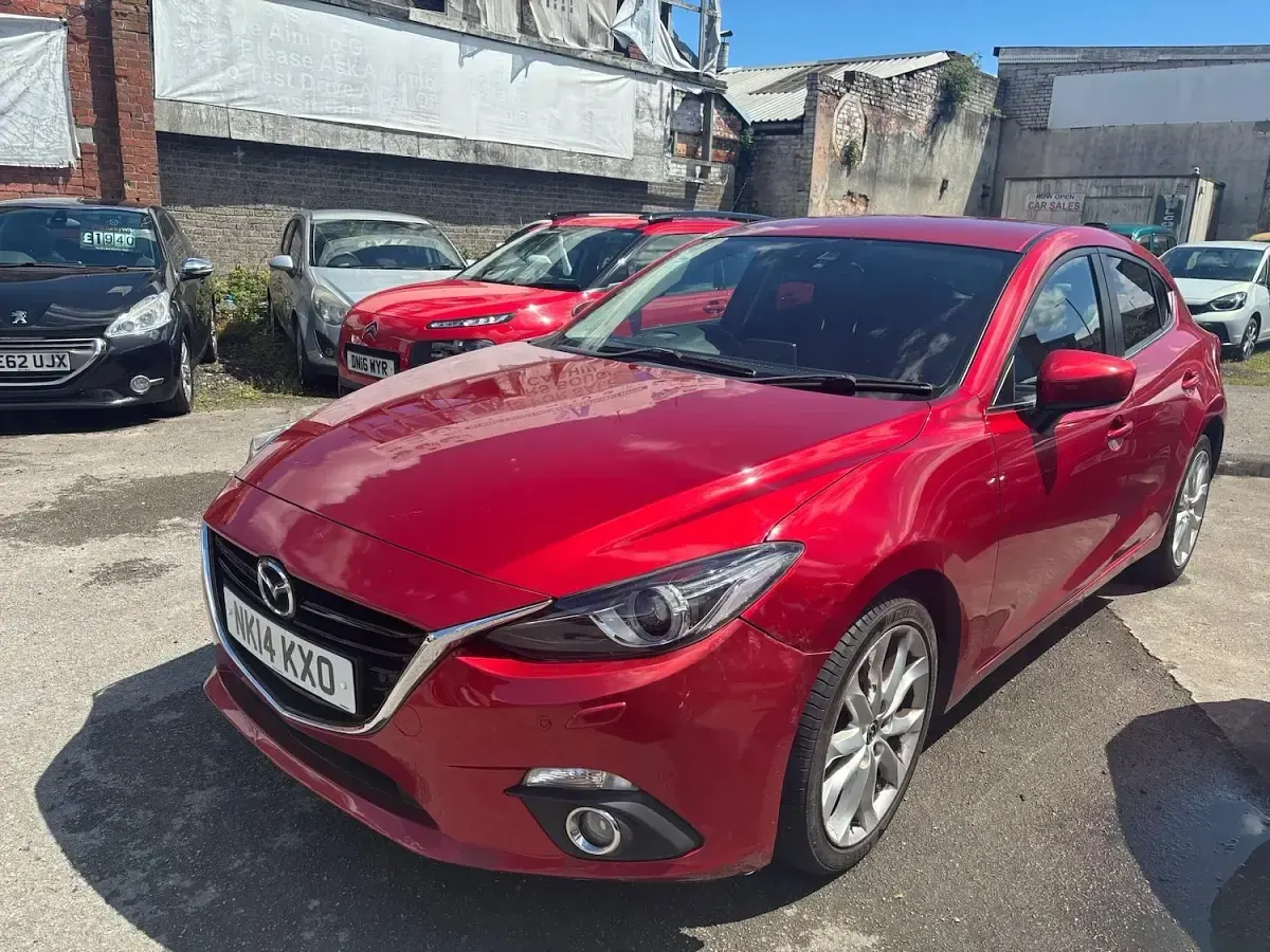 Used Mazda 3 Inclusive 150 HP (110 kW) 2014 Red Hatchback