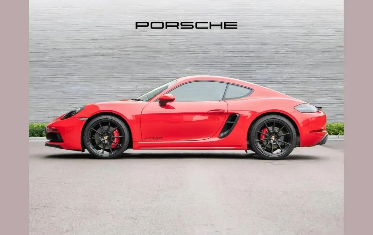 Used Porsche Cayman 394 HP (289 kW) 2021 Red Coupe