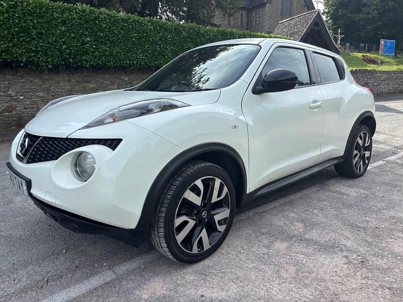 Usado Nissan Juke N-TEC 110 HP (80 kW) 2013 Branco SUV