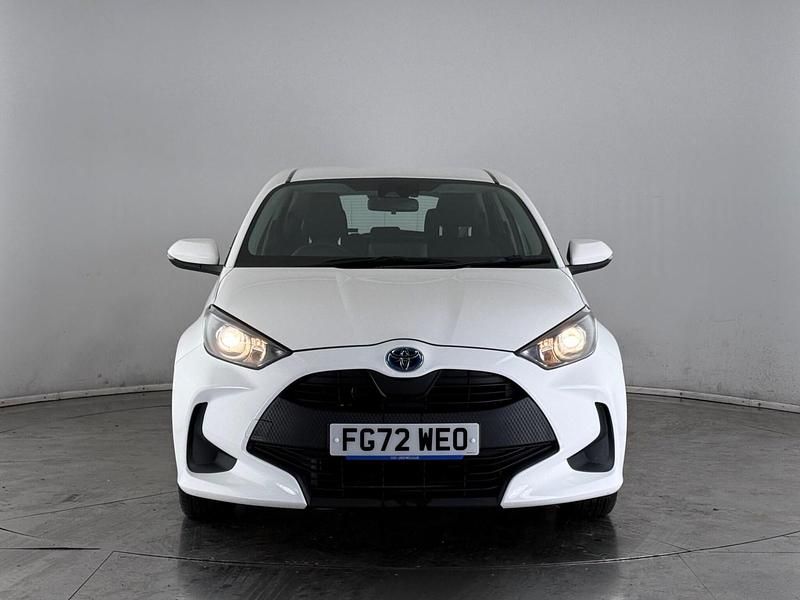 Second-hand Toyota Yaris Hybrid 2022 Alb Hatchback
