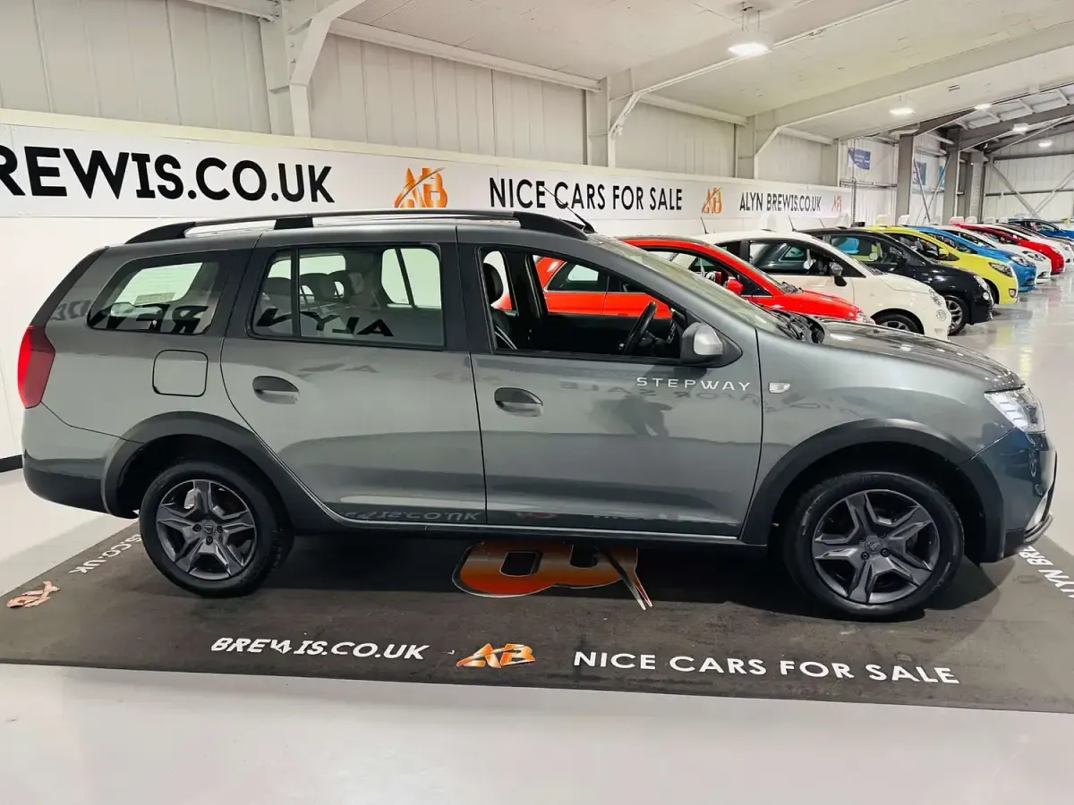 Used Dacia Logan MCV Stepway 90 HP (66 kW) 2017 Grey Estate