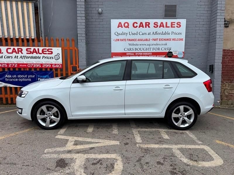 Used Skoda Rapid SE 110 HP (80 kW) 2016 White Hatchback