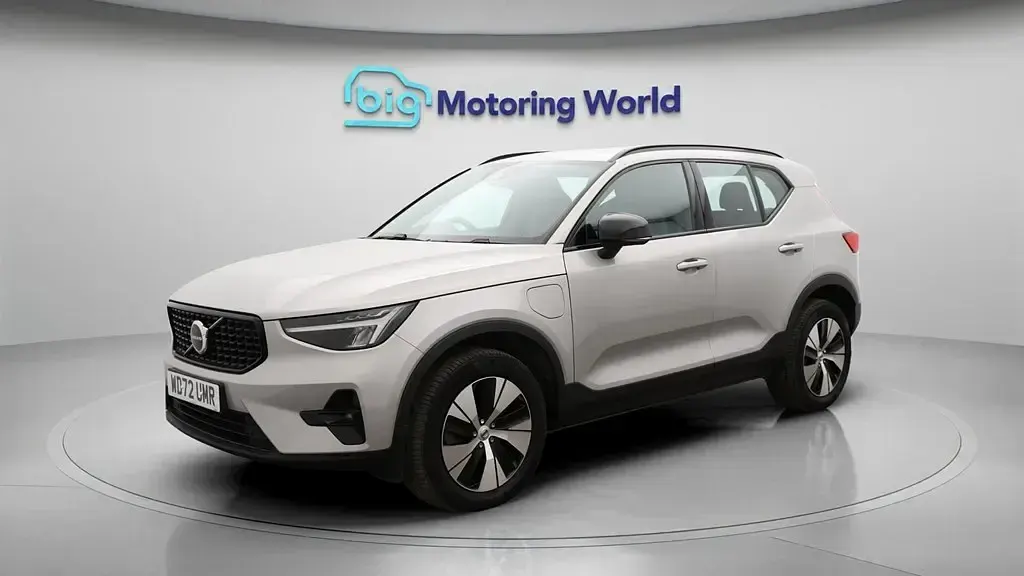 Usado Volvo XC40 Plus 211 HP (155 kW) 2023 Prateado SUV