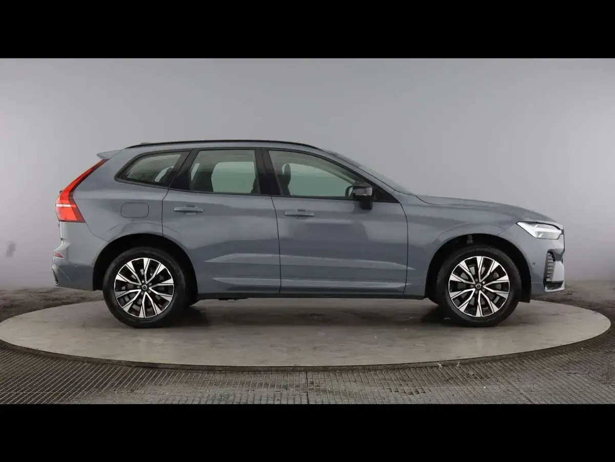 Used Volvo XC60 Plus 247 HP (181 kW) 2024 Grey SUV