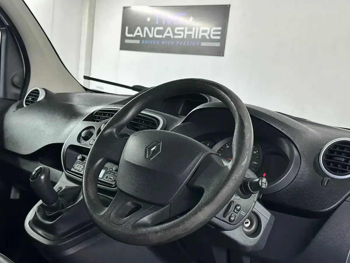 Used Renault Kangoo 2014 White MPV
