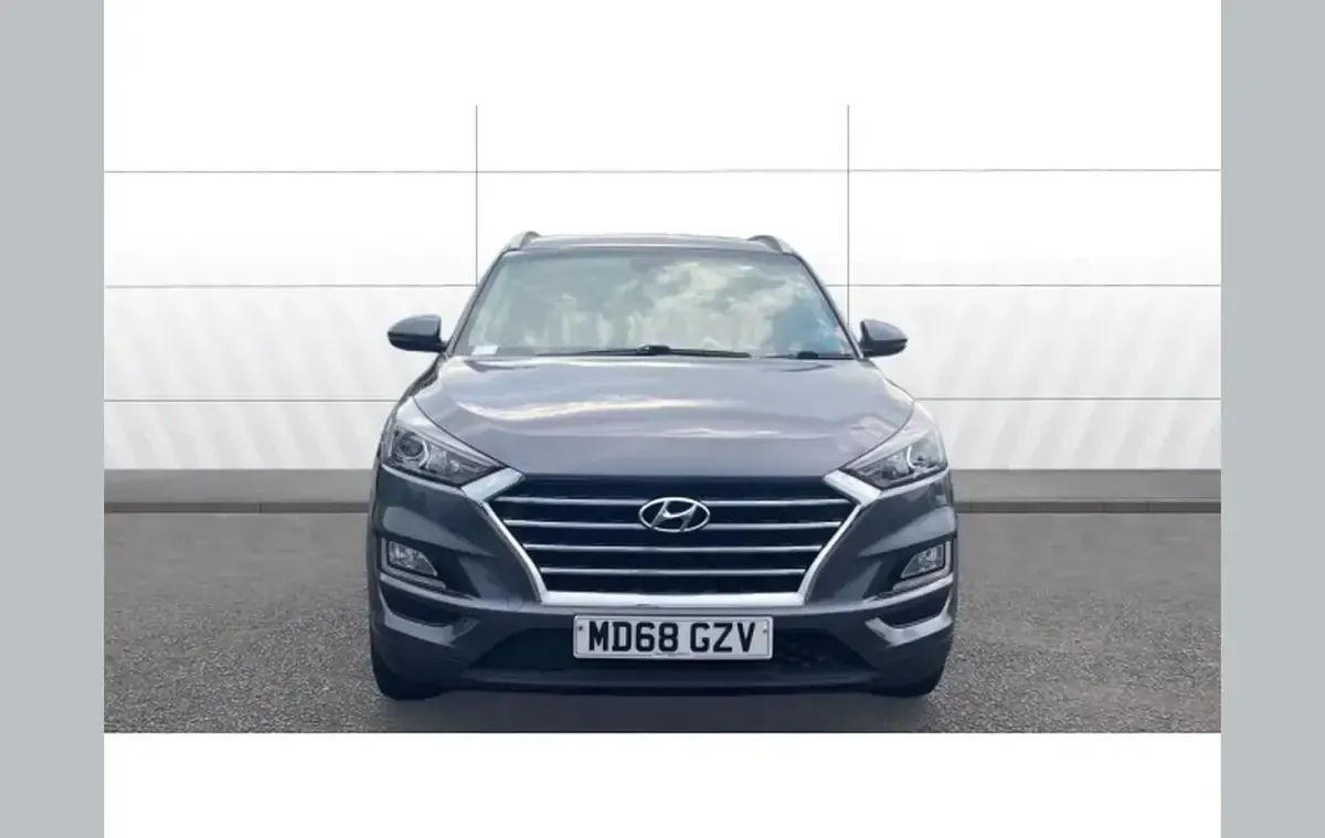 Used Hyundai Tucson SE 129 HP (94 kW) 2019 Grey SUV