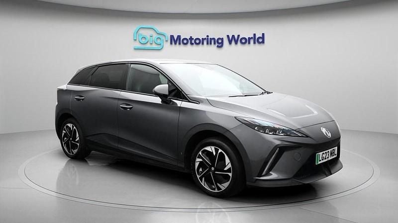 Begagnad MG MG4 EV Trophy 319 kW (435 HK) 2023 Halvkombi