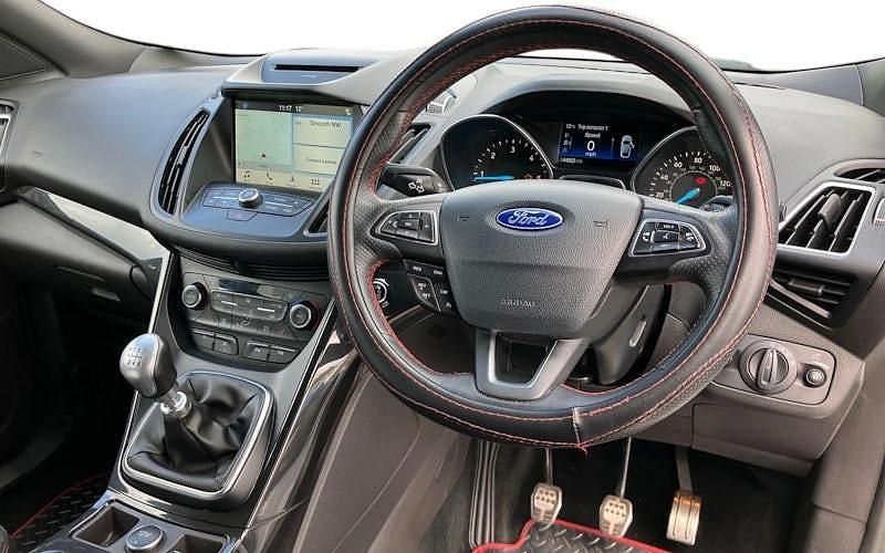 Begagnad Ford Kuga ST-Line 180 HK (132 kW) 2019 Vit SUV