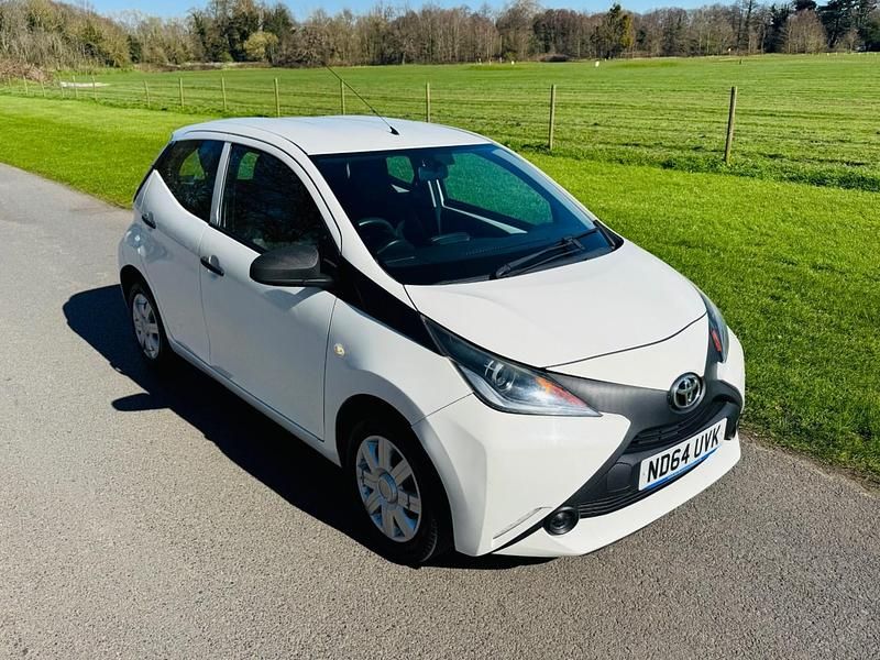 Used Toyota Aygo 2014 White Hatchback