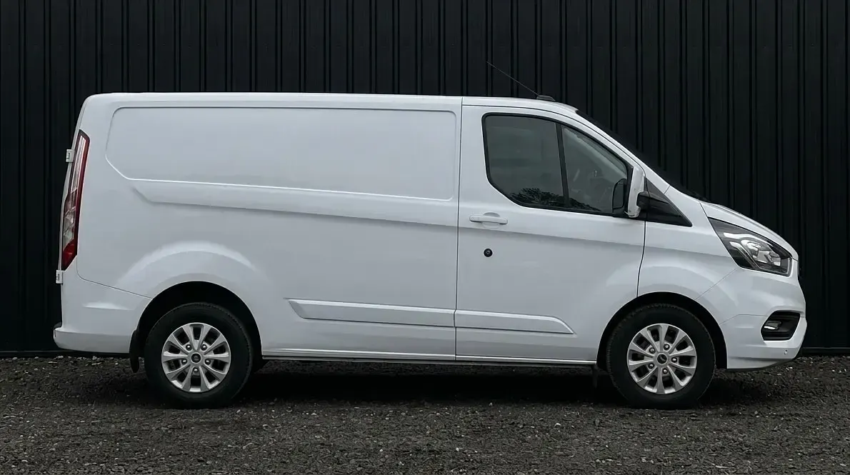 Used Ford Transit Custom Limited 130 HP (95 kW) 2019 White Van