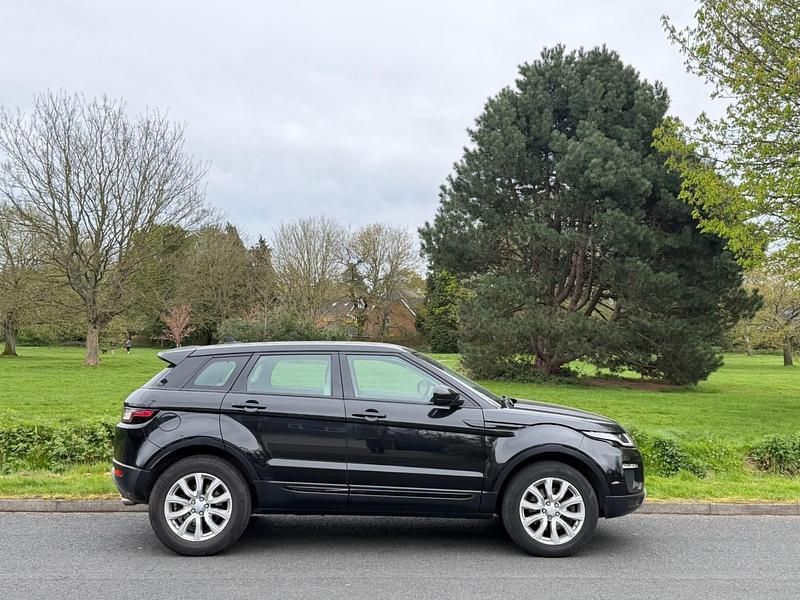 Used Land Rover Range Rover evoque SE 2015 Black Estate