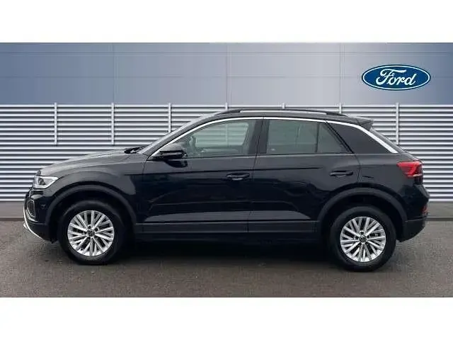 Used VW T-Roc Life 150 HP (110 kW) 2023 Black SUV