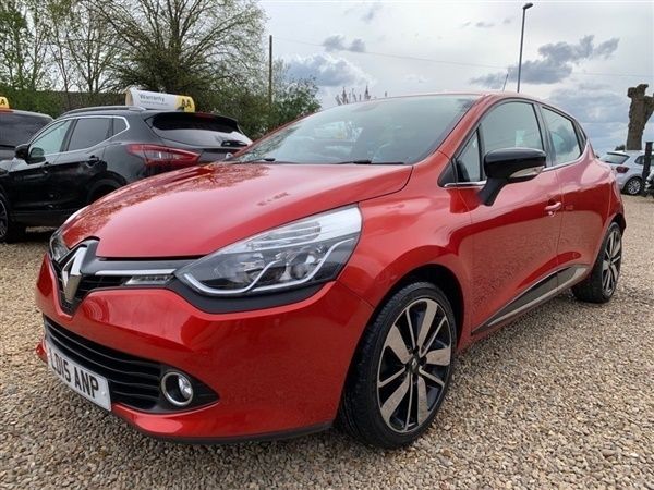 Red Used 2015 Renault Clio IV Dynamique Hatchback | £6,295 (Fair price) - Image 1/1